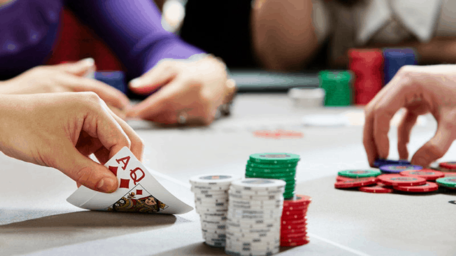 Làm gì để nhanh kiếm tiền Poker online