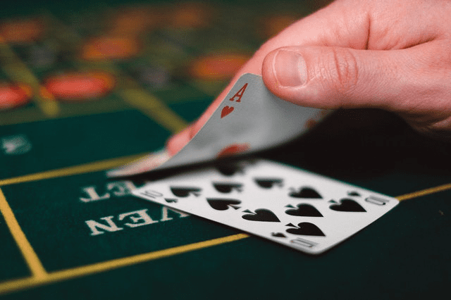 Bàn về những yếu tố và tác động bên ngoài đến một trận đấu Blackjack