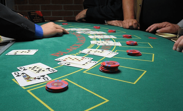 So sánh phiên bản Blackjack cổ điển và Blackjack Tây Ban Nha 21